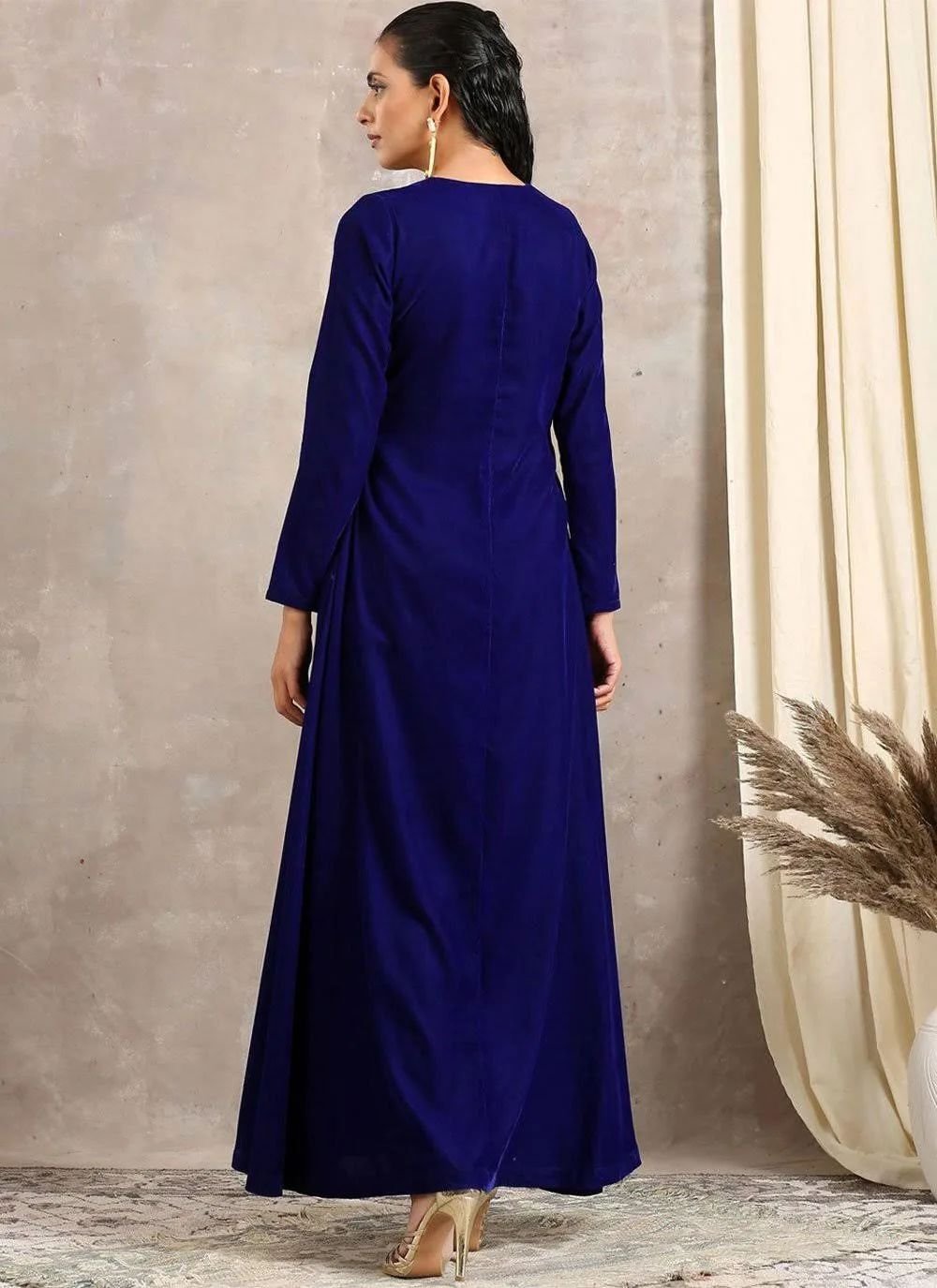 Blue Pure Velvet Suit Set with Thread Embroidery